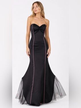 larsa formal velvet and lace mermaid dress Windsor | Dresses | Larsa Formal Velvet And Lace Mermaid Dress